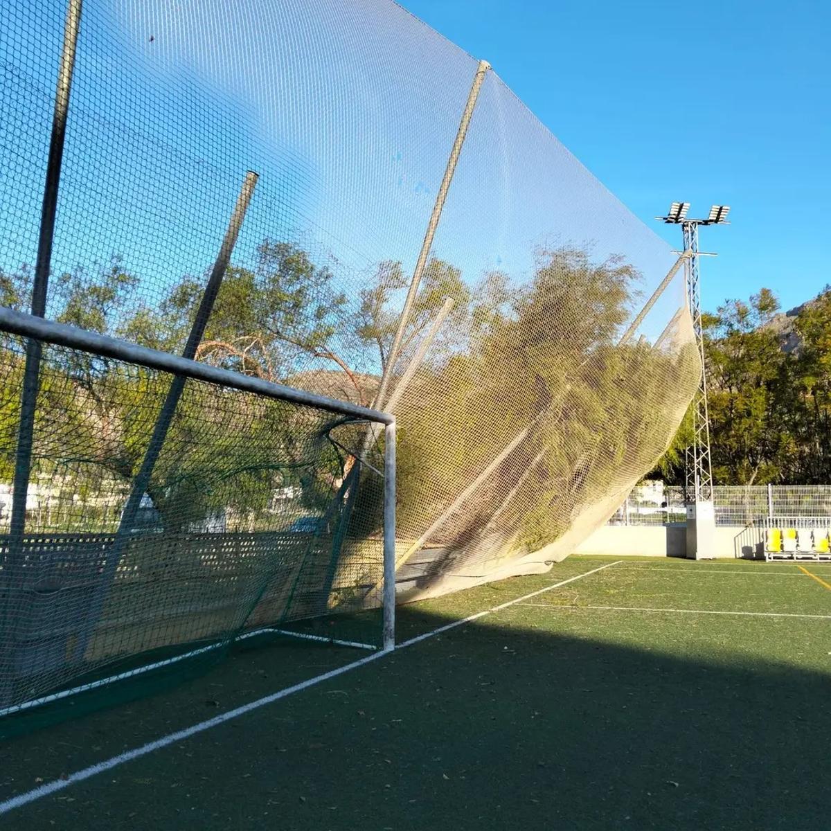 Daños en el polideportivo tras el vendaval de mediados de febrero