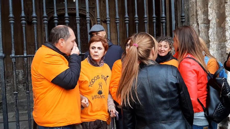 Los trabajadores de Vesuvius encerrados en la catedral afrontan "con fuerza" la huelga de hambre