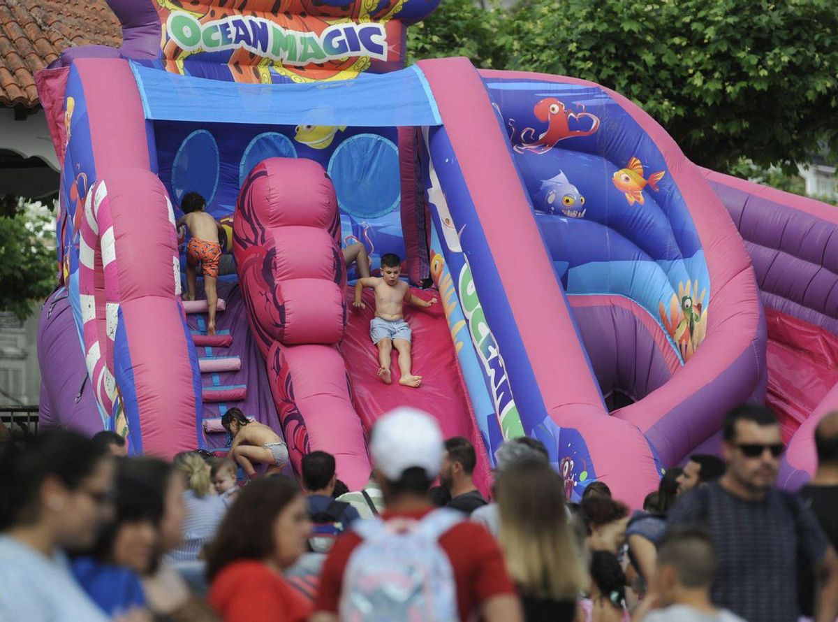 La Praza da Constitución se convierte en un gran parque de atracciones