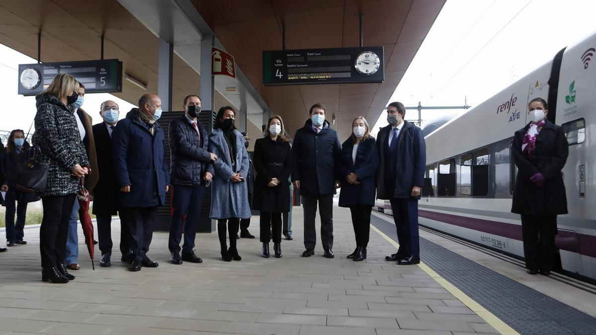 Recepción de la ministra de Transportes, Raquel Sánchez, en la estación de tren de Zamora.