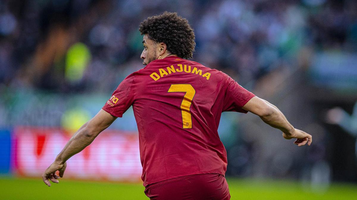 Danjuma ha lucido el '7' de Villa o el 'Piojo', aunque con un rendimiento goleador a años luz de los dos