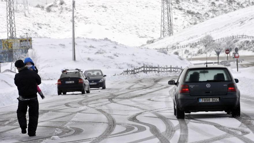 Protección Civil aconseja coger el coche lo mínimo, sobre todo en zonas de interior