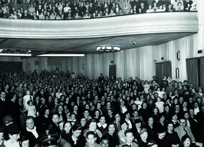 Los cines de la vida de Carlos Mir: cuando en Barcelona había más de 100 salas
