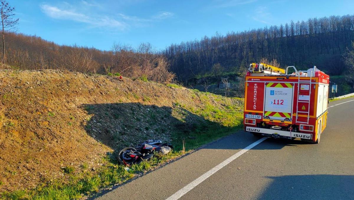 Dos motoristas heridos en sendas salidas de vía en Anzo y Vilanova