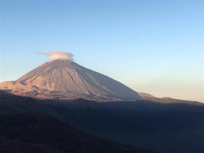 El Teide amanece con 'sombrero', noviembre 2016