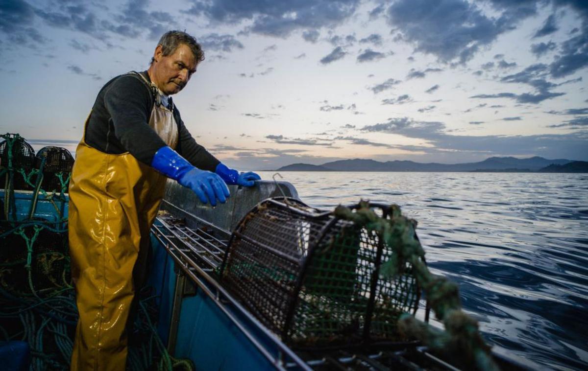 Manuel Gallego, trabajando a
bordo del “Novo Elías”.