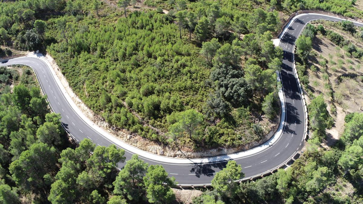 Fotografía aérea de la renovada carretera CV-245.