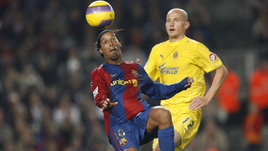 La chilena de Ronaldinho al Villarreal