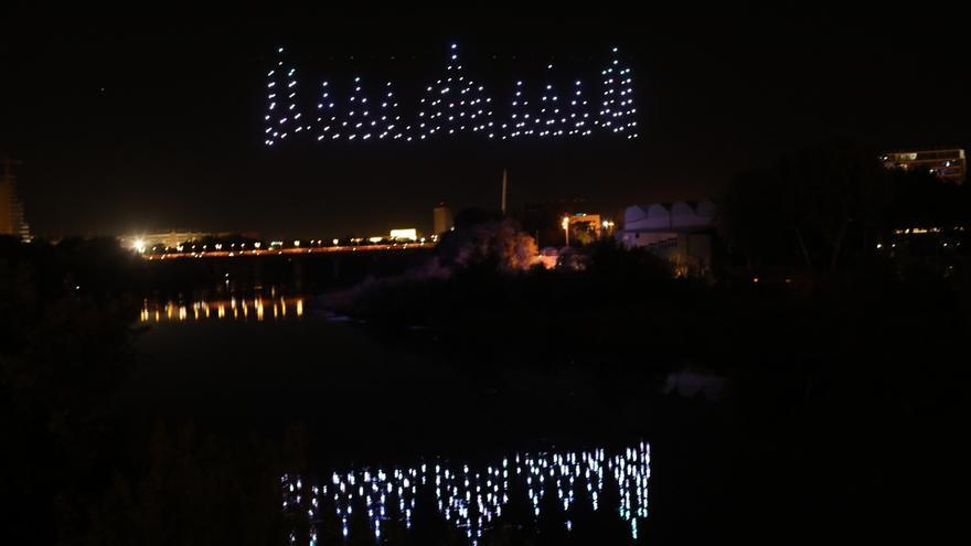 Las mejores imágenes del espectáculo de drones en Zaragoza