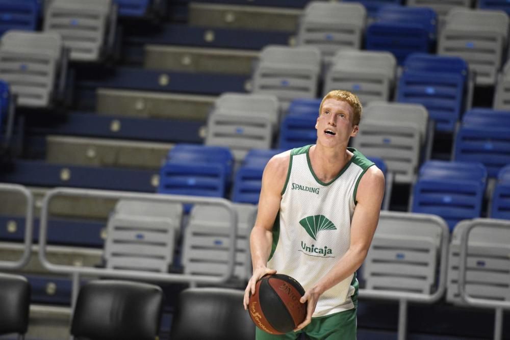 El Unicaja se entrena con los júniors