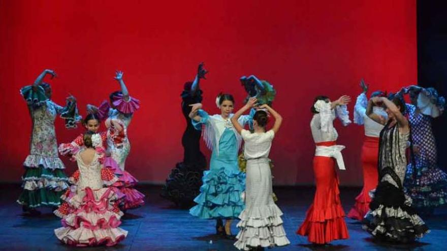 &quot;Quemando pasiones&quot; triunfa en el escenario del Teatro Principal de Zamora