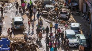 Voluntarios en una de las zonas afectadas por la DANA.