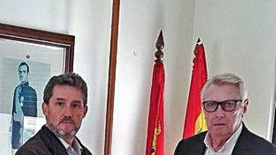 José Lorenzo, de Telefónica, y el alcalde Jesús María Lorenzo.