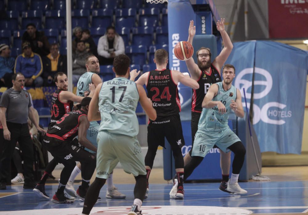 El B the travel brand tumba sin brillantez al Oviedo (83-76)