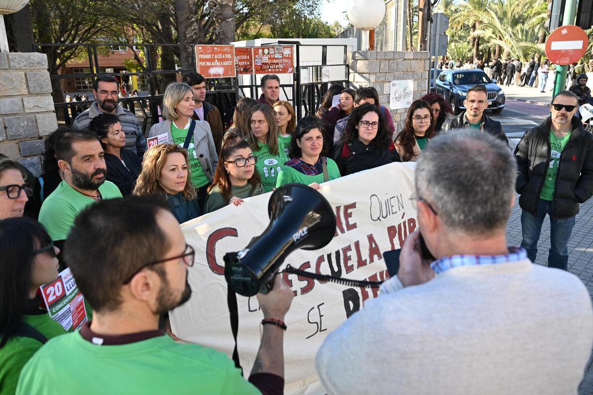 Protesta del profesorado del IES Sixto Marco de Elche