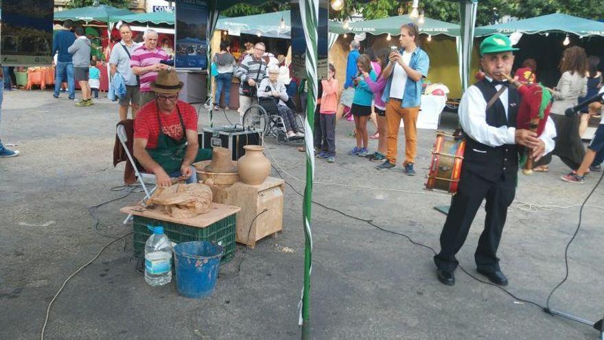 Feria de Artesanía y Cerámica de El Puente