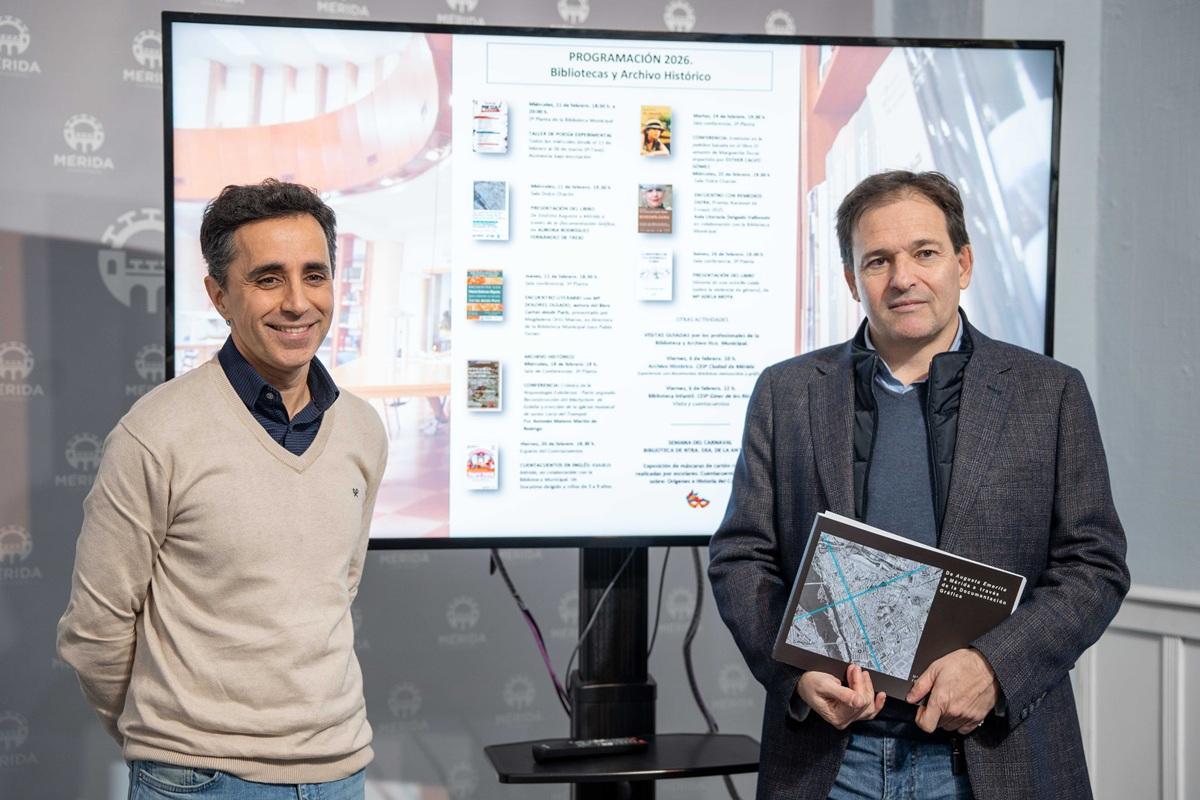 Aragoneses y Vélez, ayer, en la presentación de la programación en Mérida.