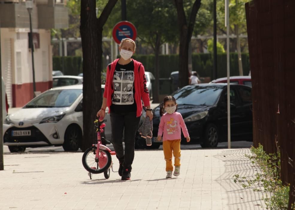 Niñas y niños salen a la calle en Alaquàs.