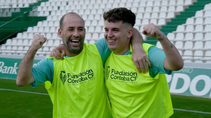 José Francisco López y José Antonio Mesa, jugadores del Córdoba CF Genuine en el entrenamiento en El Arcángel.