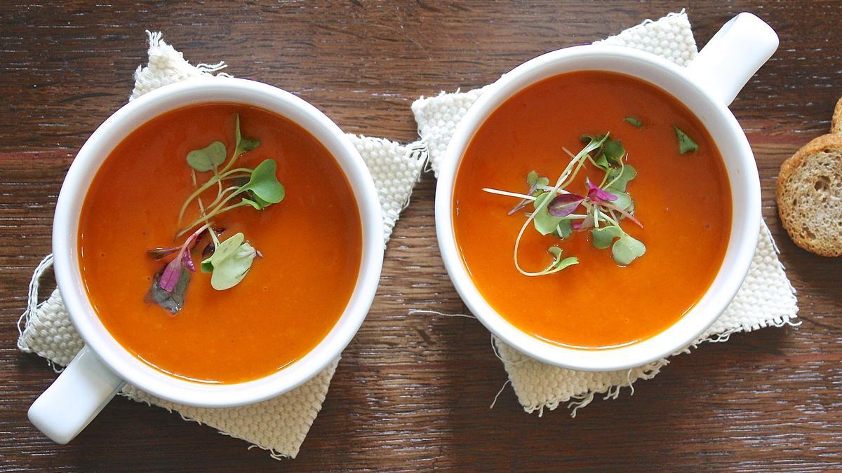 Toma la sopa de tomate durante una semana y pronto te sentirás más ligero.