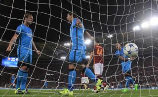 Un golazo iguala al Barça, Witsel amarga al Valencia y Bayern y Chelsea ganan