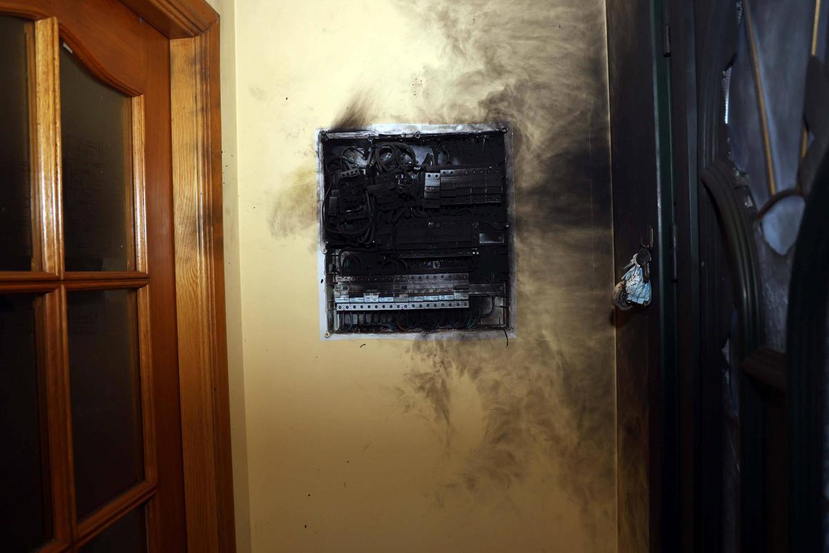 El cuadro eléctrico de la casa más afectada.