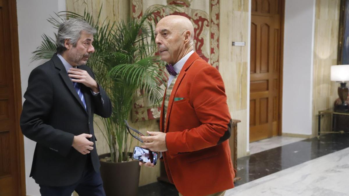 El presidente de Vimcorsa, Miguel Ángel Torrico, y el portavoz del PSOE, Antonio Hurtado.