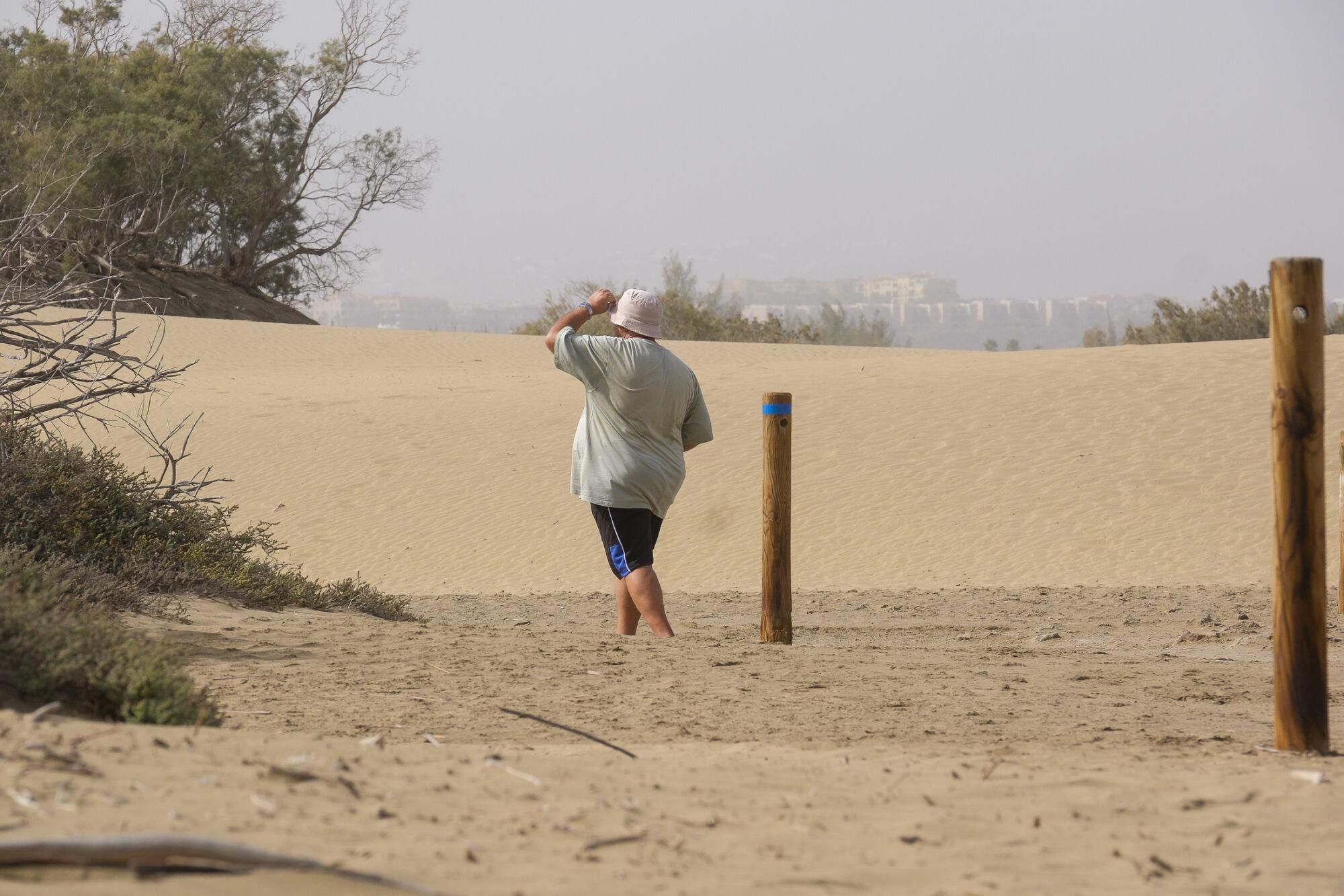 La Guardia Civil y el Cabildo controlan los accesos a las Dunas de Maspalomas