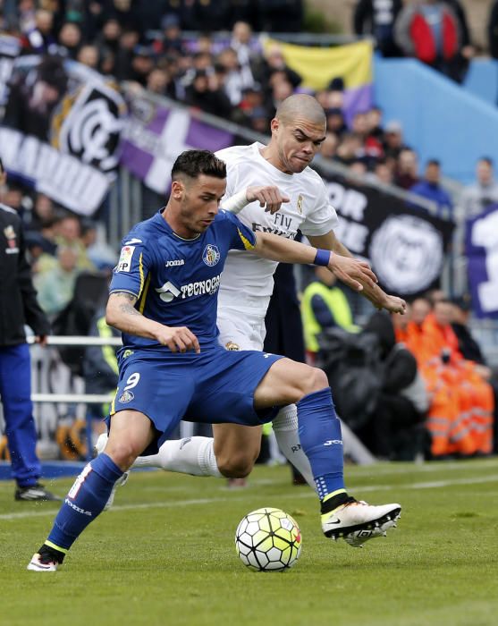 Imágenes del partido entre Getafe y Real Madrid en el Coliseum.