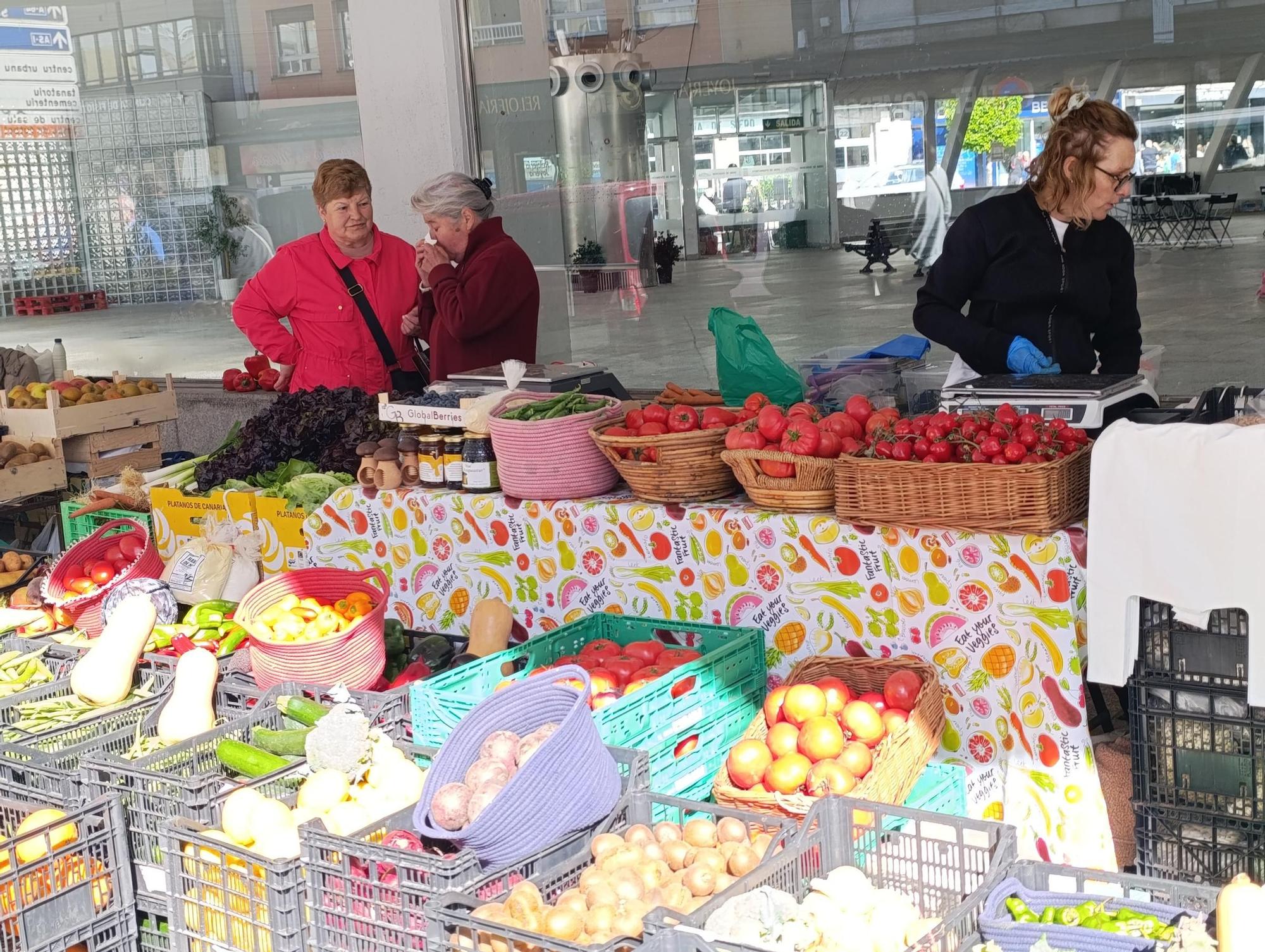El mercado de alimentación de la Pola pide refugio