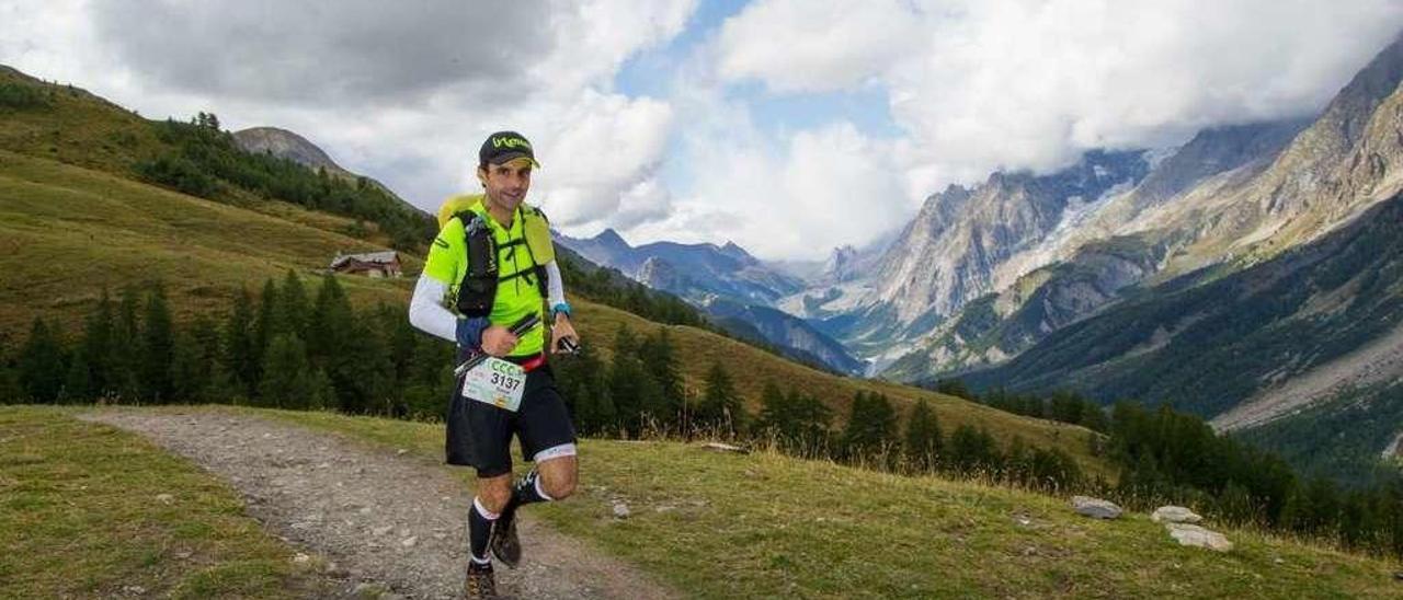 Daniel Pérez, durante el Ultra Trail Mont Blanc CCC de 2017.