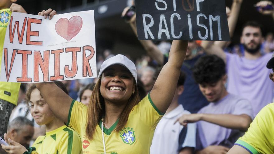 Un amigo de Vinícius denuncia el ataque racista de un guardia del estadio del Espanyol