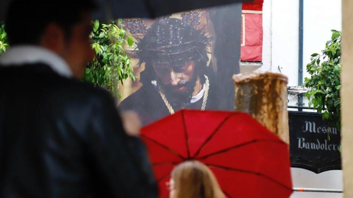 Jornada de lluvia durante la Semana Santa de Córdoba.