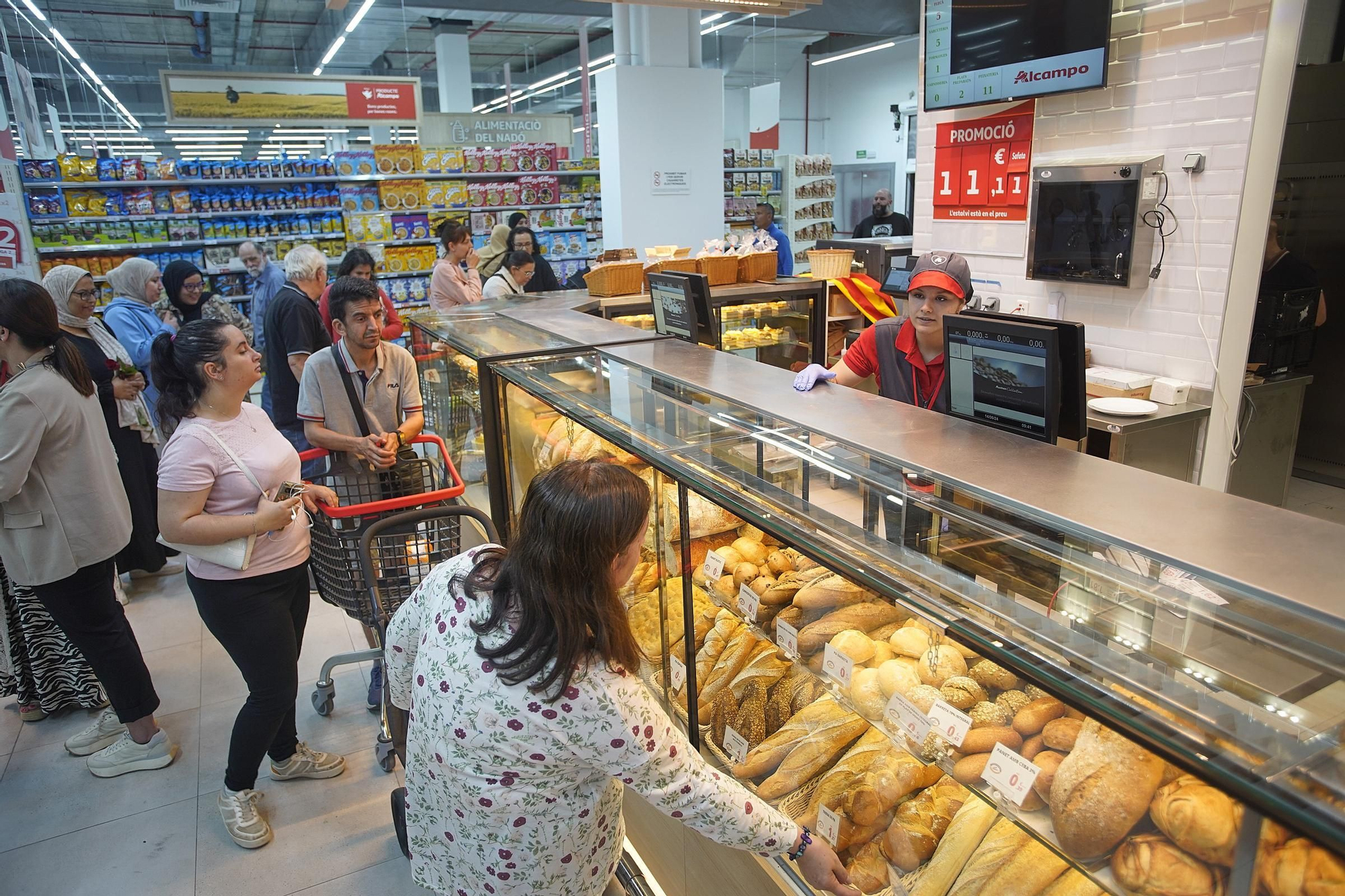 Les imatges de la inauguració del nou supermercat Alcampo de l'Espai Gironès