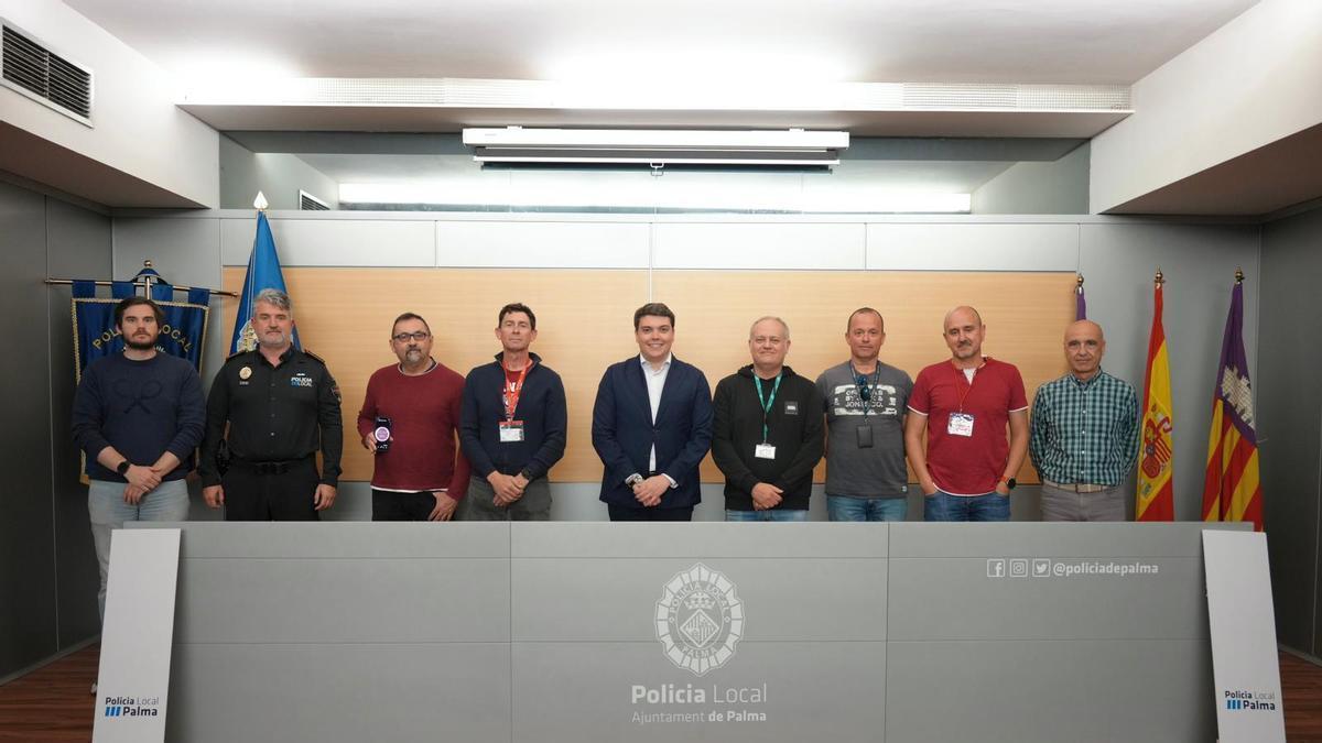 Representantes de Cort y de los sindicatos, hace un mes, tras alcanzar el acuerdo.