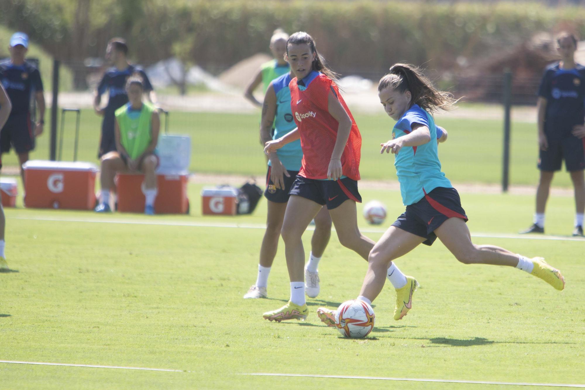 Sessió d'entrenament del Barça femení a la Vall d'en Bas