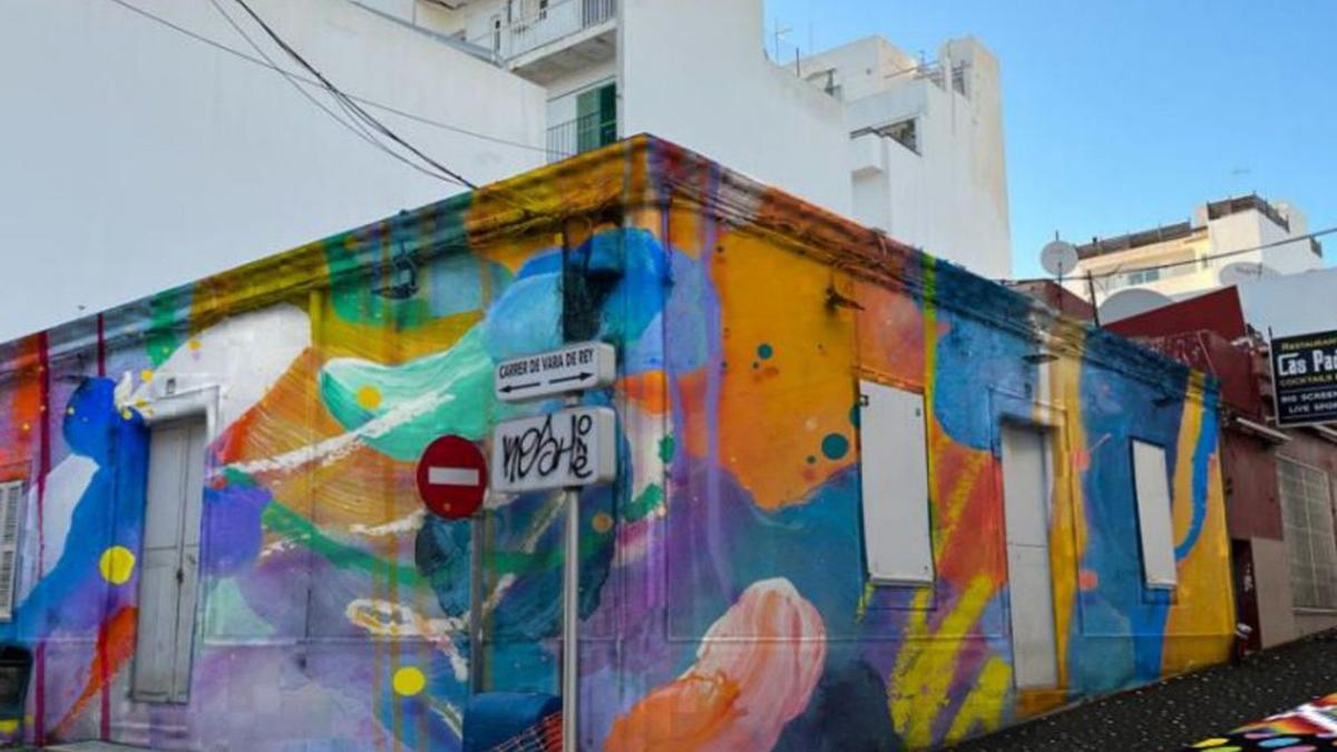 Okuda También Pintará Las Paredes De Algún Edificio Del West.