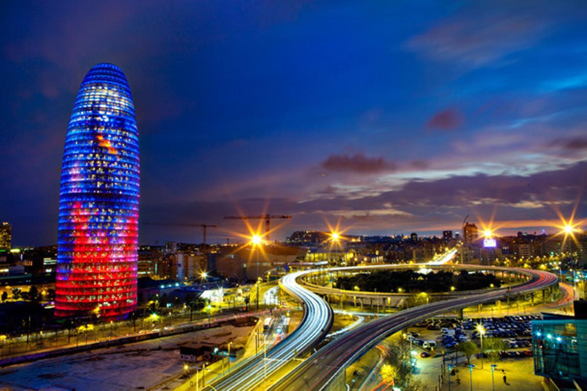 La torre Agbar. La torre Agbar.