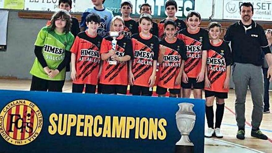 L&#039;aleví de l&#039;AE Sallent alça la Supercopa de la FCFS a Cervera