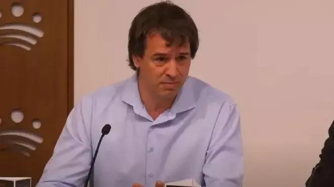 El hermano de Sánchez se defiende: se opone a la incautación de correos y pide expulsar a una acusación