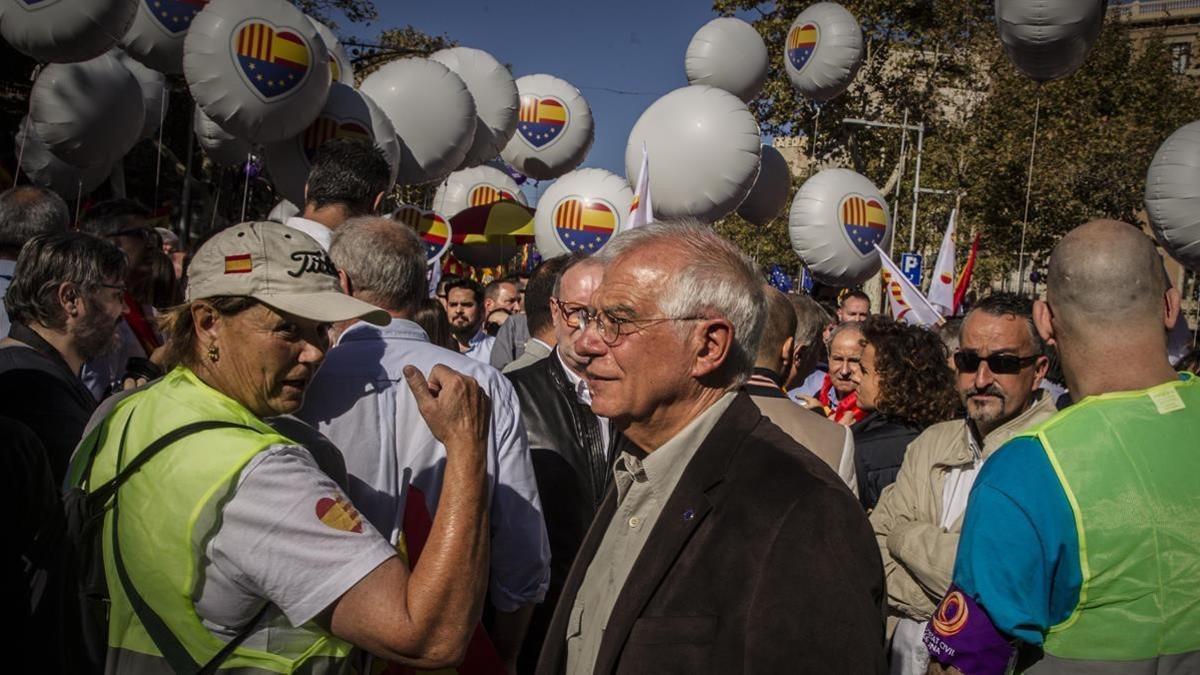 Josep Borrell, participando de la mnifestación.