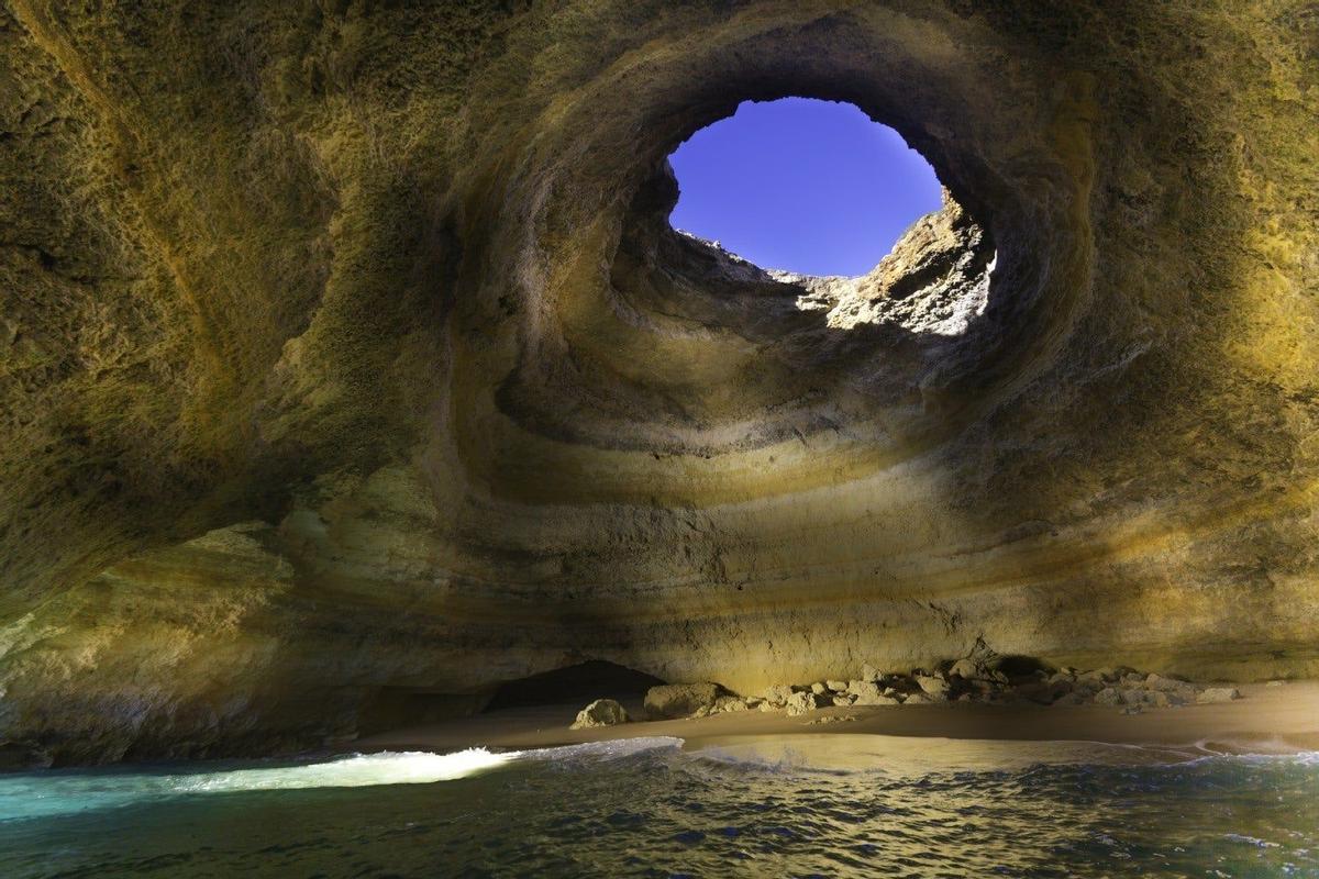 Algar de Benagil, playas diferentes