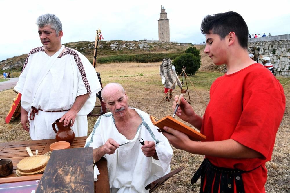 La Asociación Ave Crunia recrea un campamento romano a los pies de la Torre