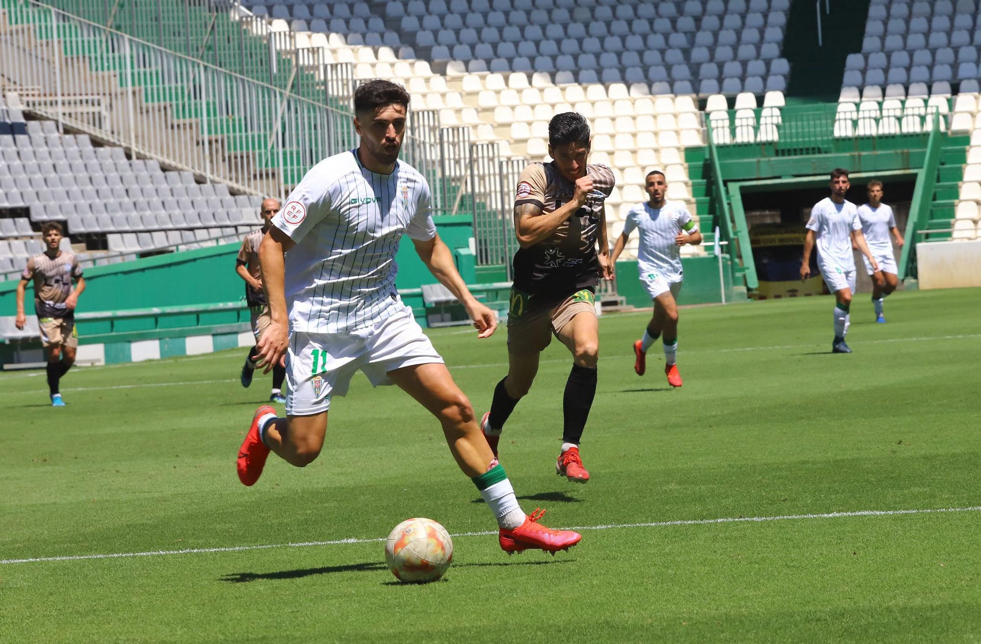 El derbi de play off entre el Córdoba B y el Ciudad de Lucena, en  imágenes