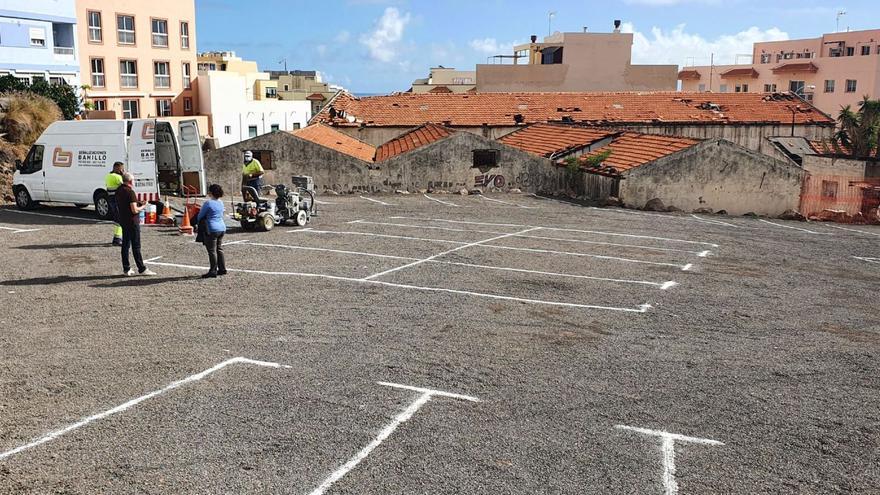 Enabled a 46-space car park at the back of the Naves de Don Sixto