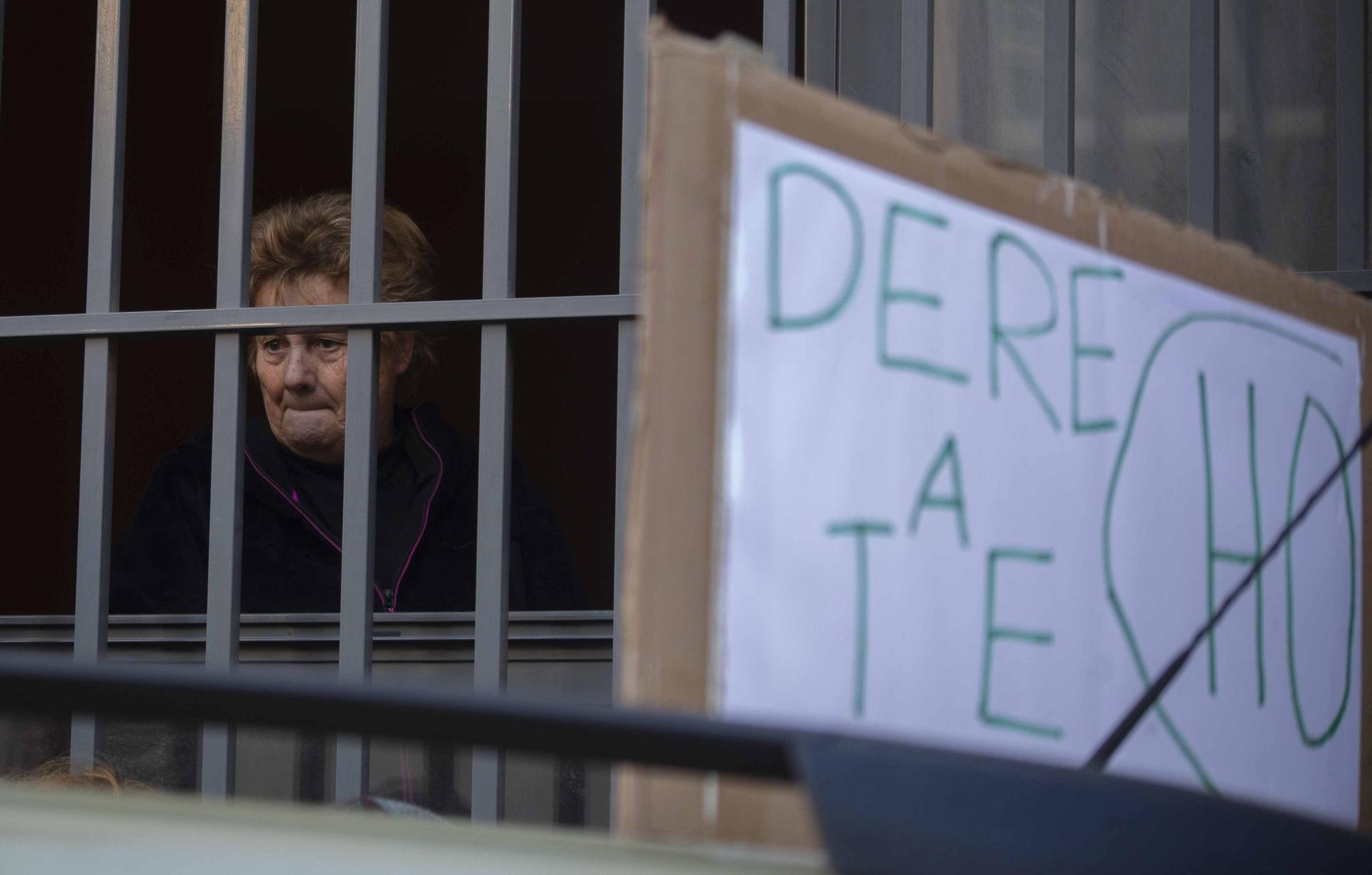 Tensión en Alicante por el desahucio a una pensionista en una vivienda propiedad de un fondo buitre