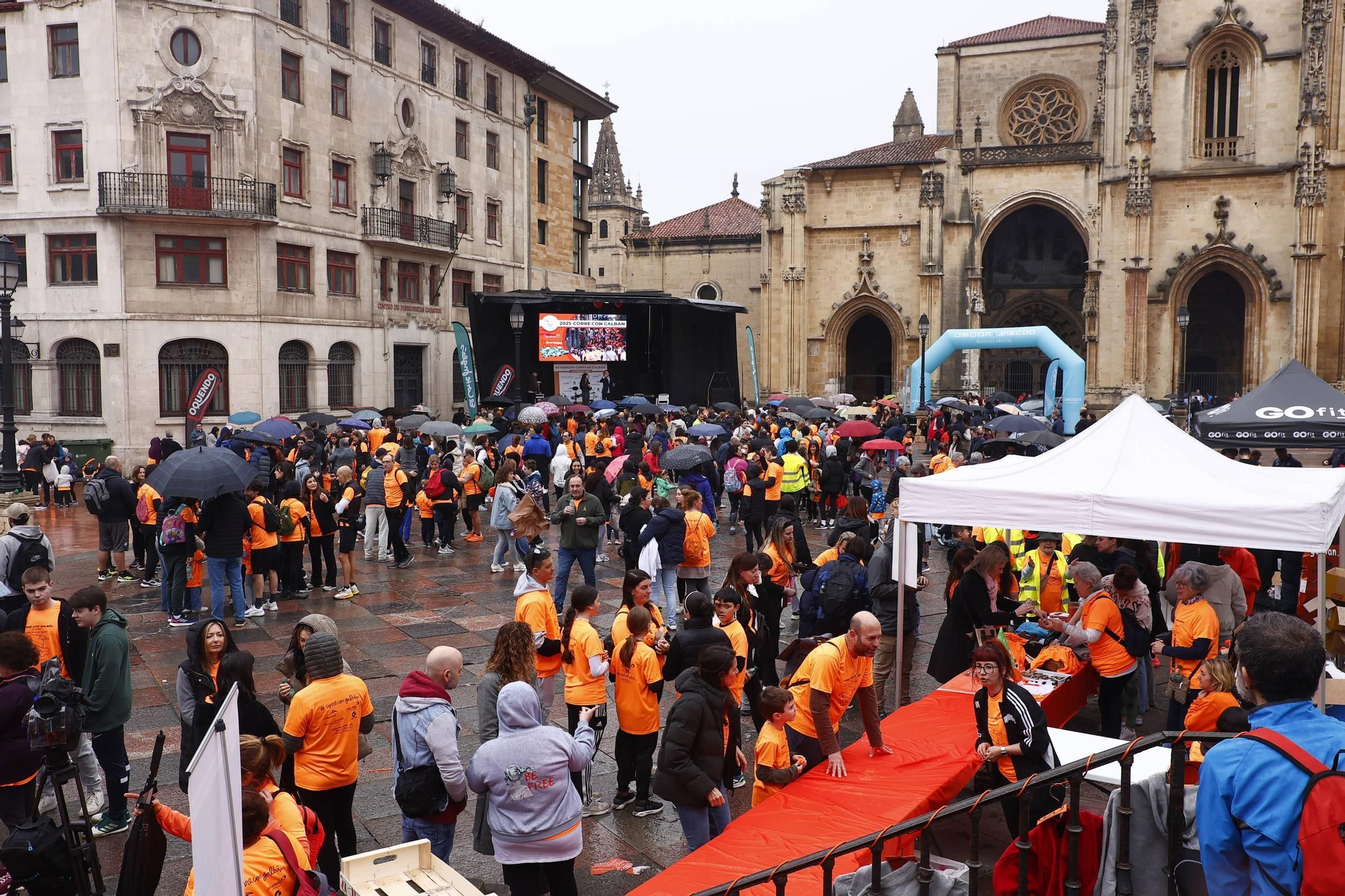 EN IMÁGENES: Así fue la carrera organizada por la asociación Galbán en Oviedo