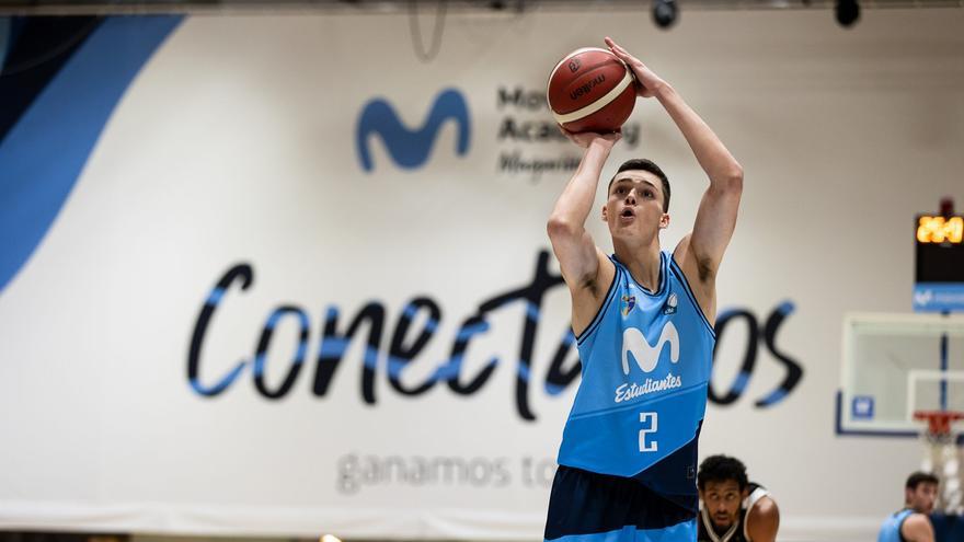 Ángel Comendador cierra el juego exterior del Alimerka Oviedo Baloncesto