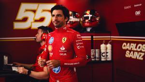 Sainz, en el box de Ferrari