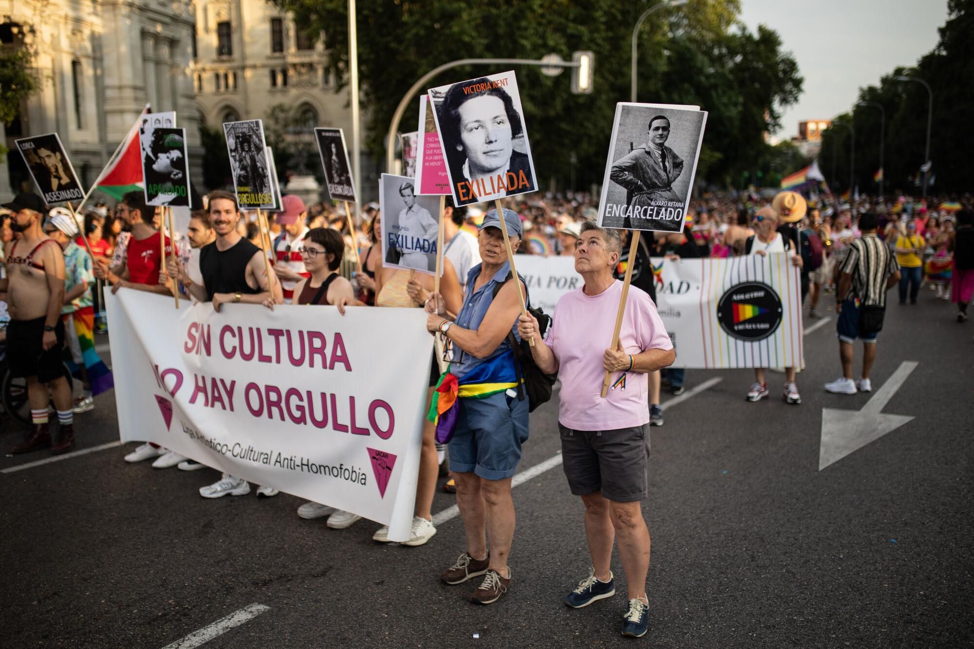 La marcha del Orgullo en Madrid, en imágenes.